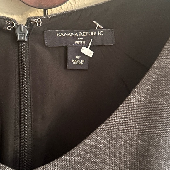 Banana Republic Sleeveless Dress - Picture 3 of 4
